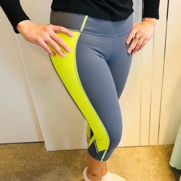 Victoria’s Secret Small Sport Crop Yoga Skinny Capri lime green mesh - Picture 2 of 8